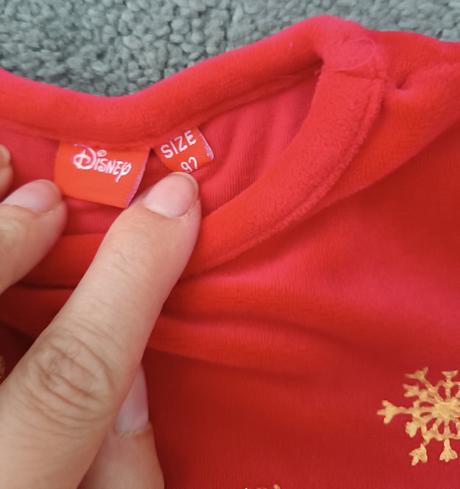 Vianočné šaty, 92