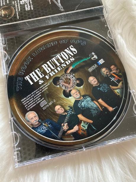 Cd the buttons and friends,