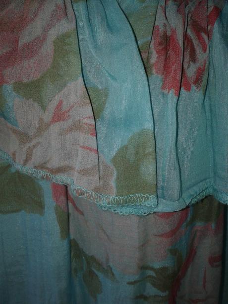 Ľahučká blúzka na jedno rameno veľ.m, m