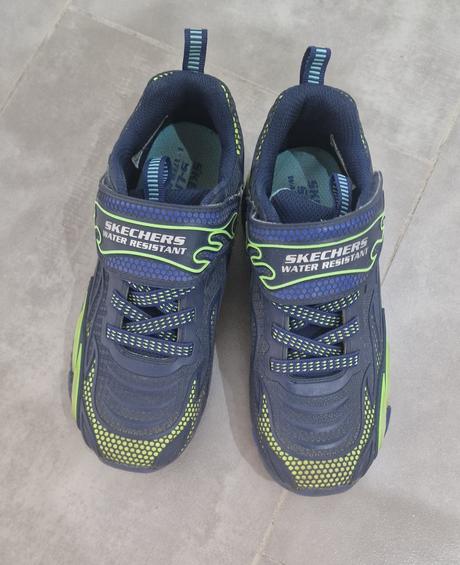 Skechers blikajuce a nepremokave tenisky, skechers,35
