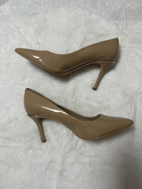 Béžovo-hnedé lakované lodičky zn. guess originál, guess,39