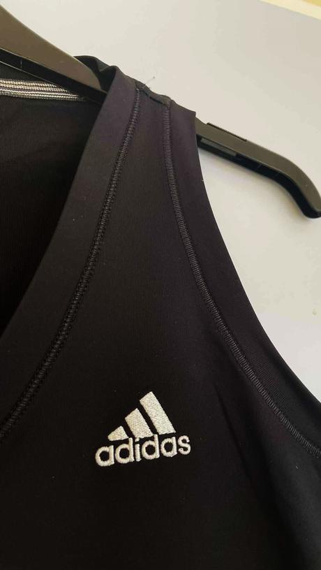 Tričko adidas, s