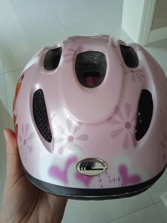 Cyklistická prilba, s