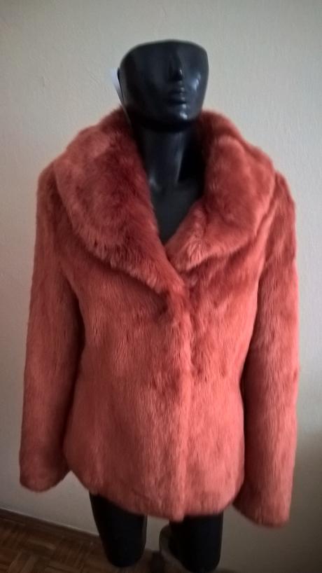 Plyšový kabát, 42