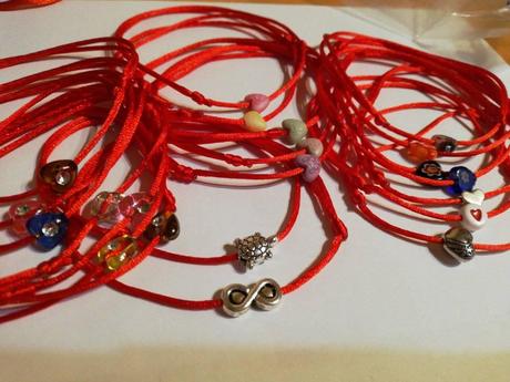 Náramky proti urieknutiu, posuvné uzlíky, 