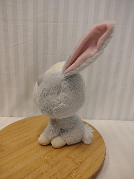 Plyšový sivo biely zajac, tcc global, 32 cm, 
