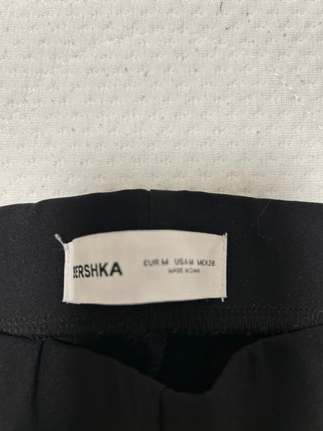 Zvonove nohavice, bershka,m