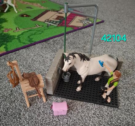 Schleich 42104 umývací kút pre kone,