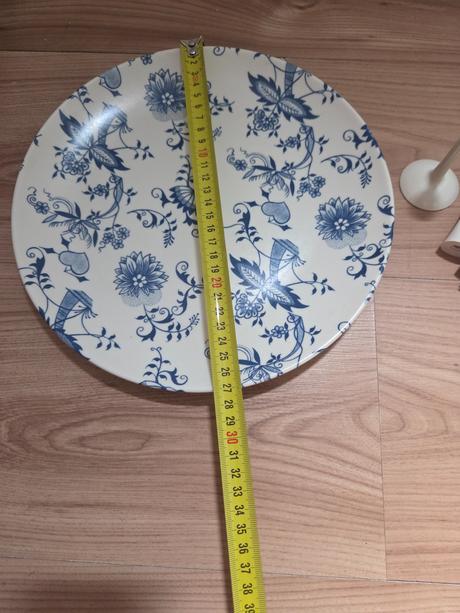 Etažér,