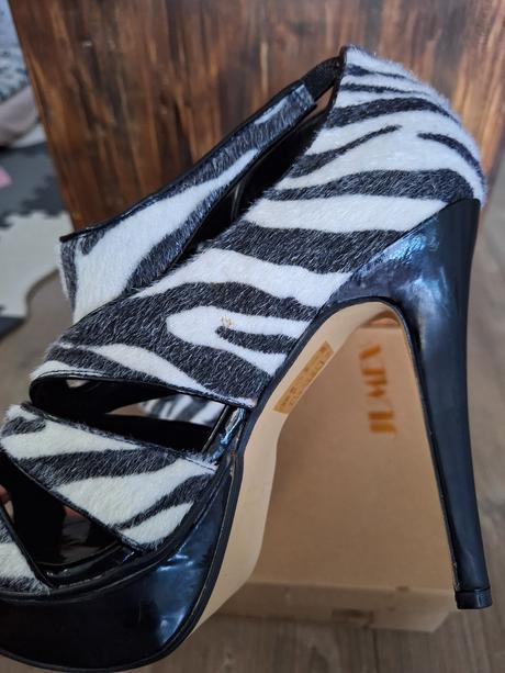 Sandalky zebra, 40