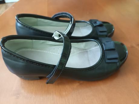 Sandálky, 32
