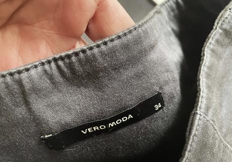 Zaujímavá sukňa, vero moda,34