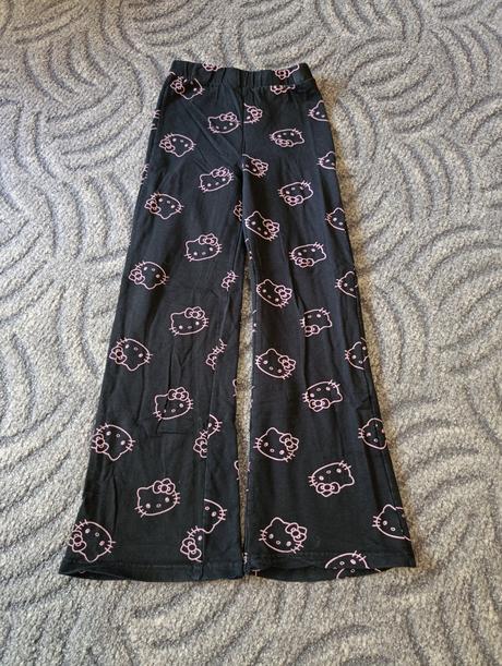 Legíny, hello kitty,146