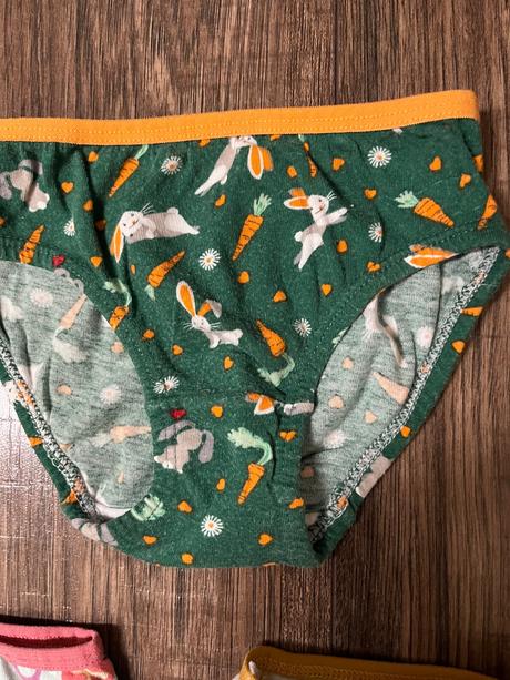 Dievčenské gaťky dedoles, 98