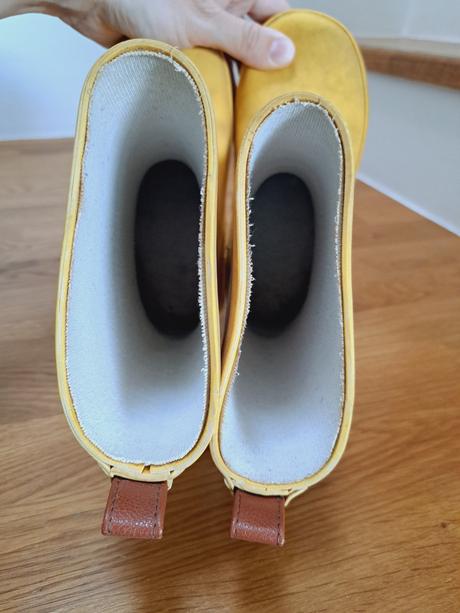 Darujem gumáky kuling, 30