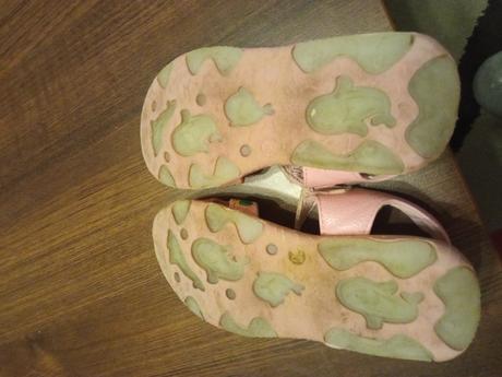 Zajacikove svietiace sandále, 28