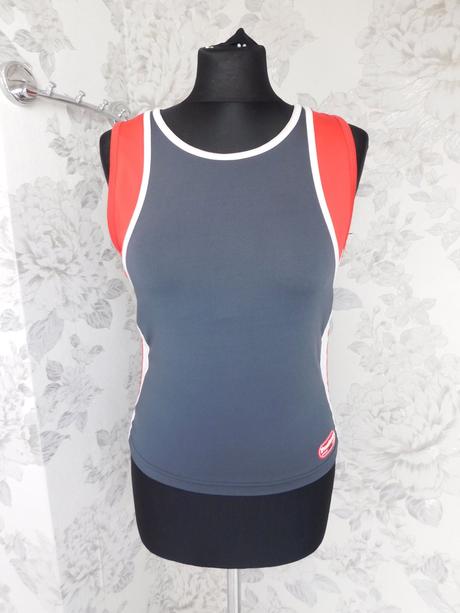 Damske športove tielko/top, reebok,40