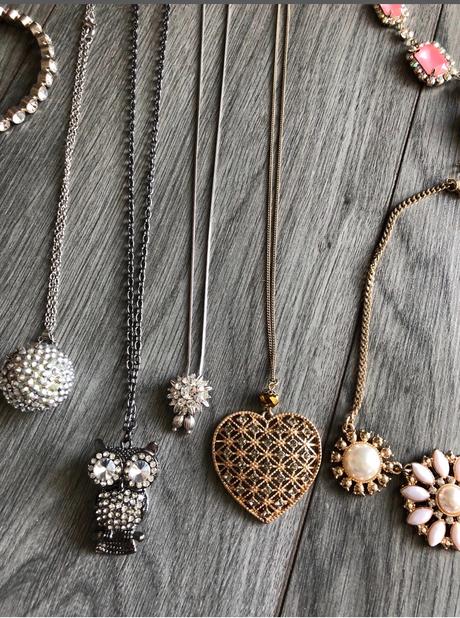 Náhrdelníky retiazky bižutéria kus 3e, river island