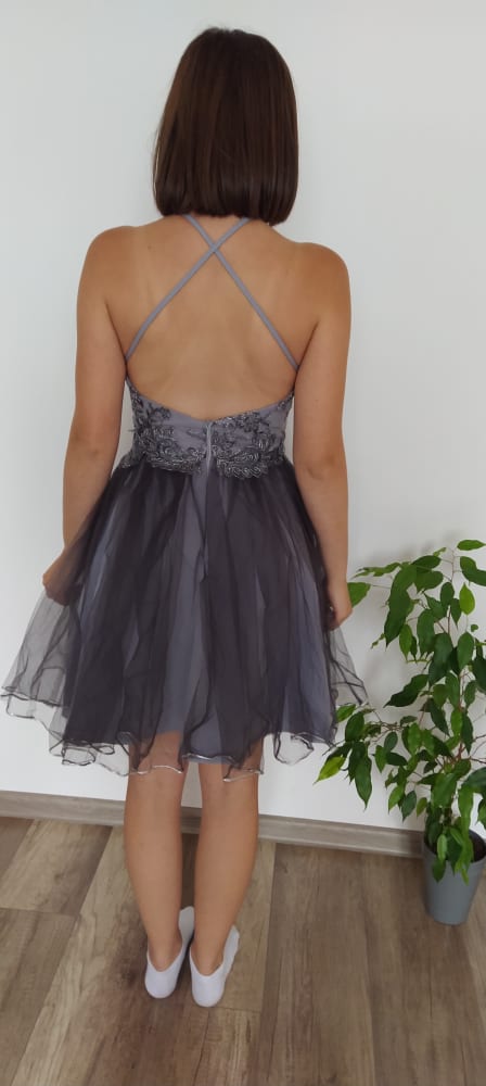 Šaty xs s holým chrbátom, xs