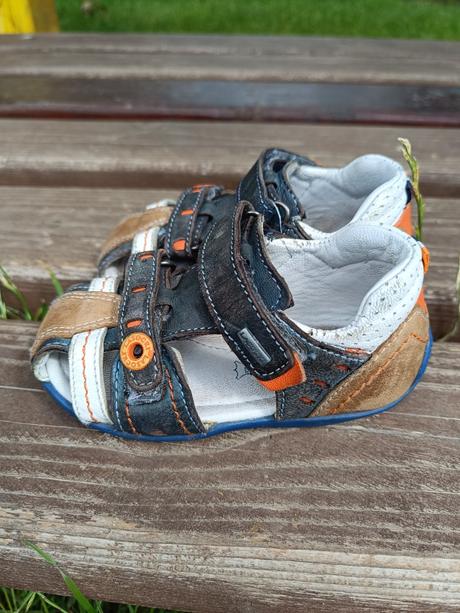 Sandálky, lasocki,20