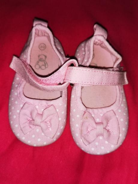 Sandalky, tenisky 20, 86–98