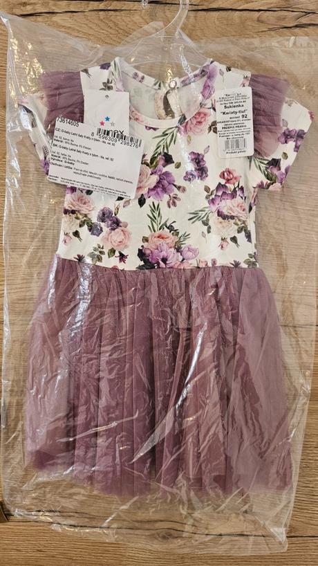 Sviatočné šaty, 92