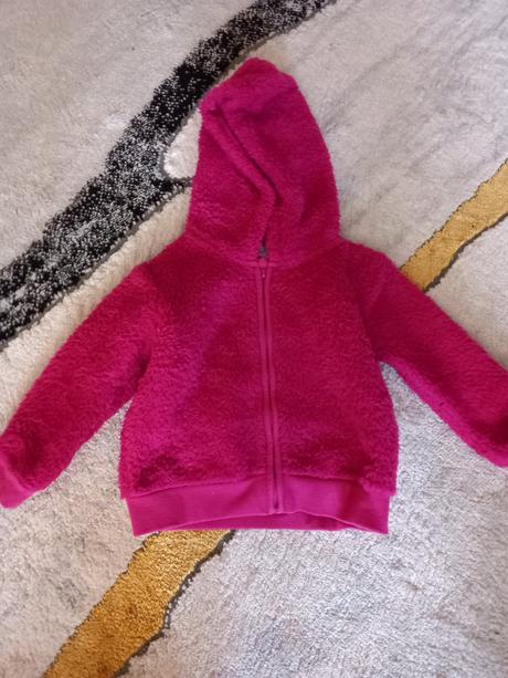 Predám dievčenskú mikinu veľ. 80-86 cm., f&f,80