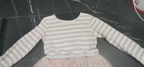 Krásne trblietavé šaty, 110