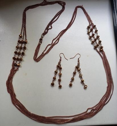 Set hnedej bižutérie,