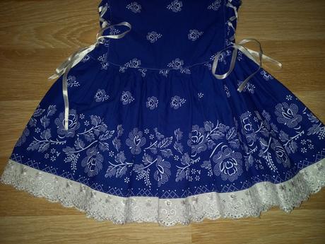 Folklórne šatky, 92