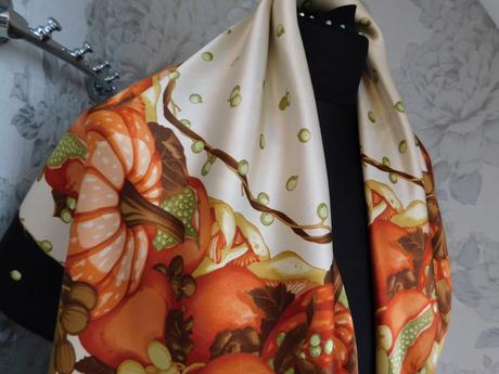 Kvalitná elegantná hodvabna šatka, l