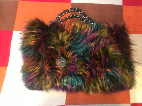 Taška s krasnou umelou kozušinou, zn. alex max,