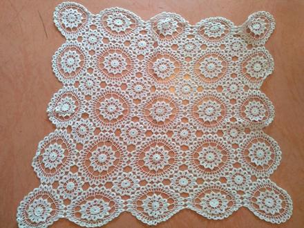 Háčkovaný obrus - kvietky 2, 