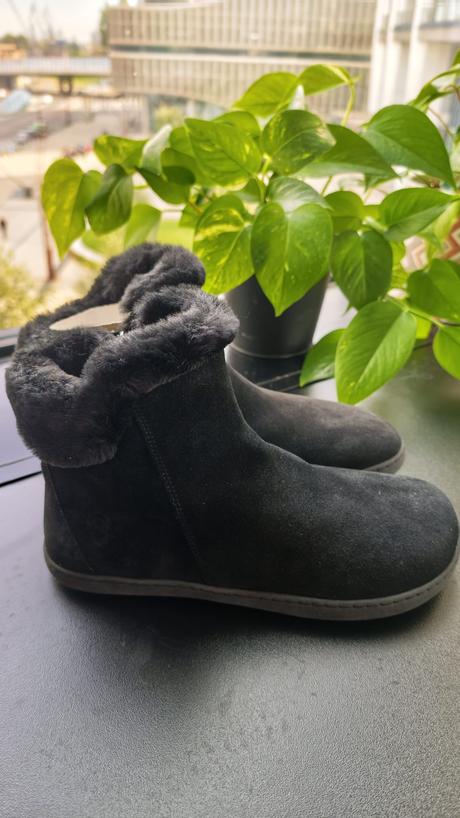 Shapen barefoot fluffy black čižmy, veľkosť 38, 38