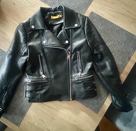 Koženková bunda, 128