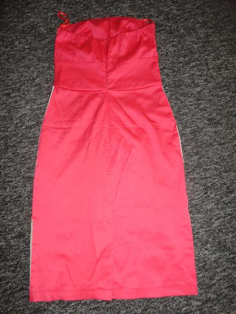 Elegantné saténové šaty, s