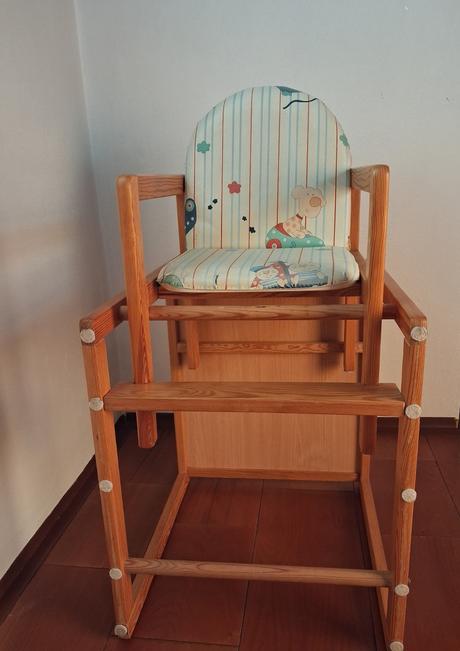 Jedálenská drevená stolička, bumbo