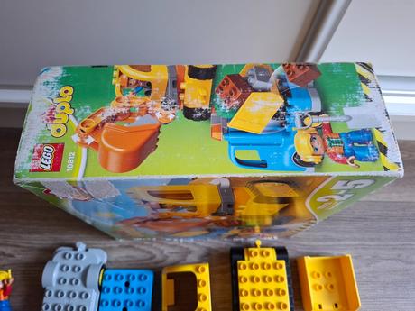 Duplo 10812 - bager a nakladne auto, 