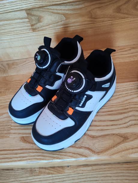 Tenisky aj na kolieska, 34