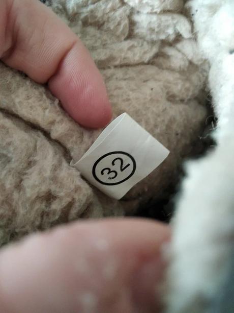 Kožené čižmy, 32