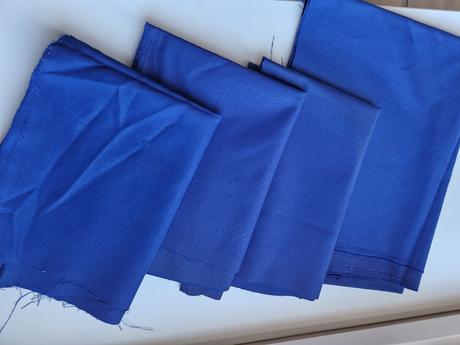 Tmavomodrá šuštiakovina    4kusy, 