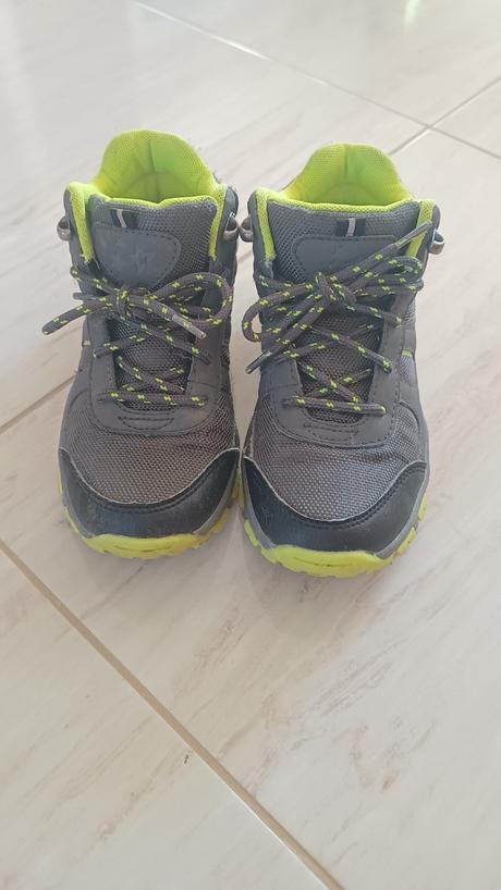 Turistické topánky, 32