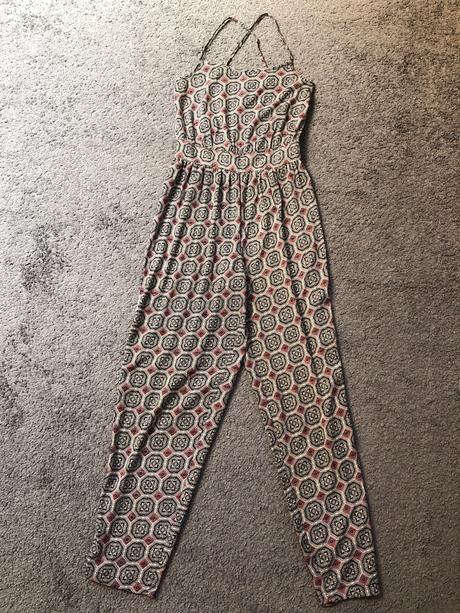 Overál, atmosphere,s