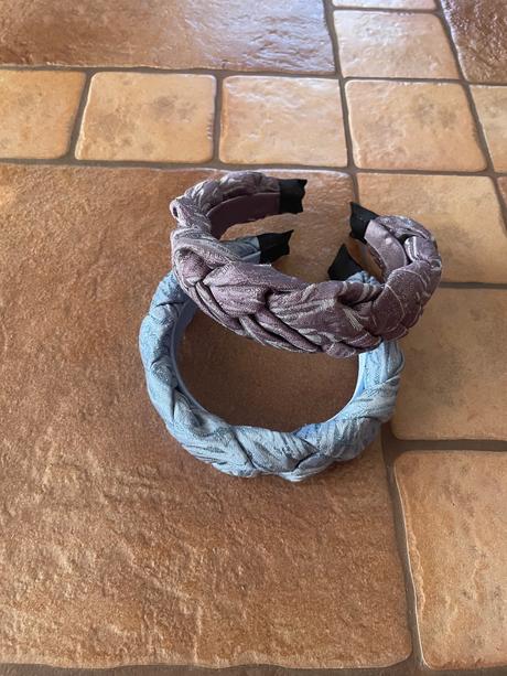 Fialová a modra celenka pompdelux,