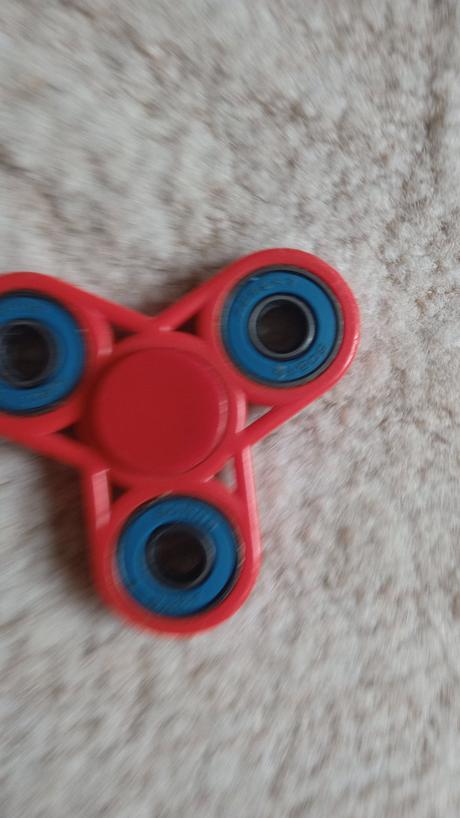 Fidget spinner, 