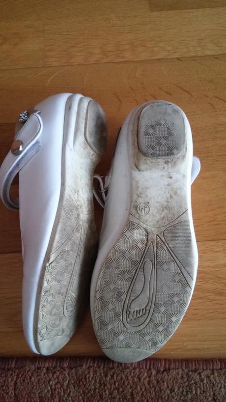 Biele poltopánky, 34