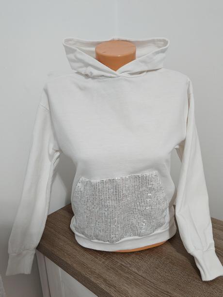 Biela mikina 152 až s sadne, 