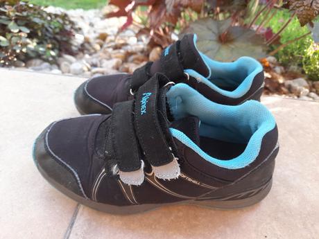 Tenisky na suchý zips, 33