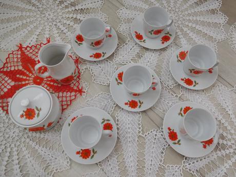 Ponúkam na predaj porcelánovú sadu made in čechosl,