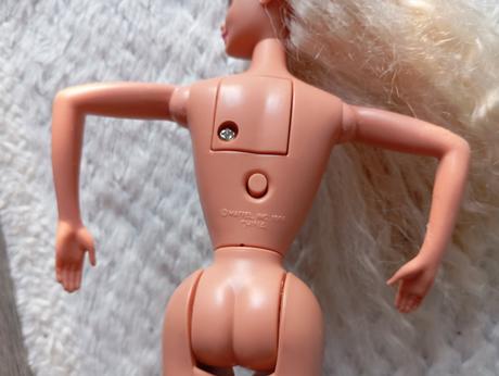 Retro blond barbie 1,